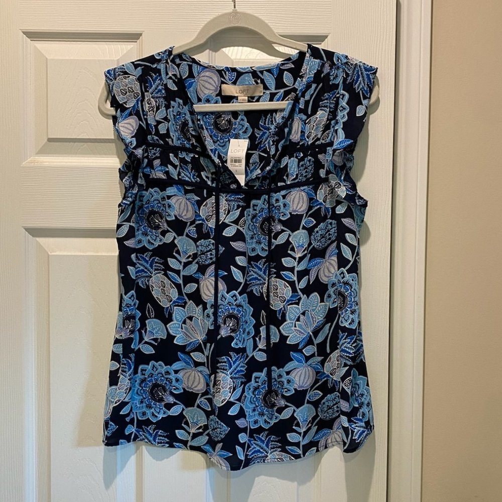 NWT Loft top, size Small